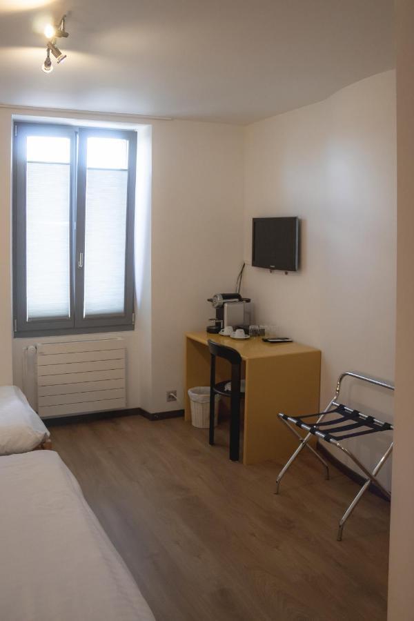 Au Boeuf Rouge Hotel Crassier Bagian luar foto