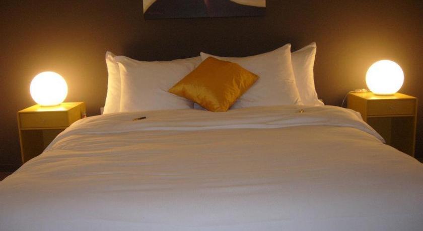 Au Boeuf Rouge Hotel Crassier Ruang foto