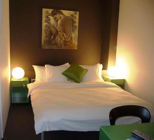 Au Boeuf Rouge Hotel Crassier Bagian luar foto